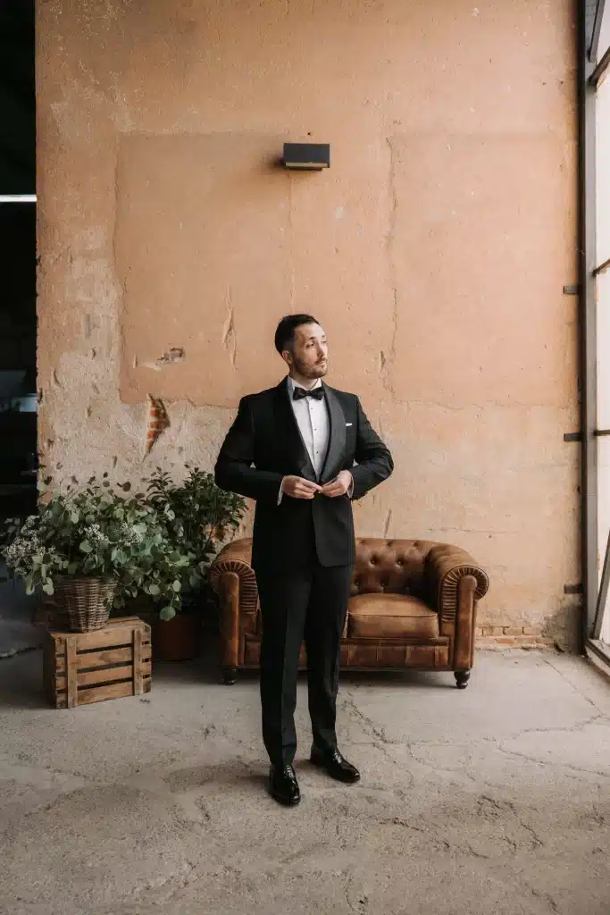 Groom portrait in Portugalarchitecture during a wedding in Italy