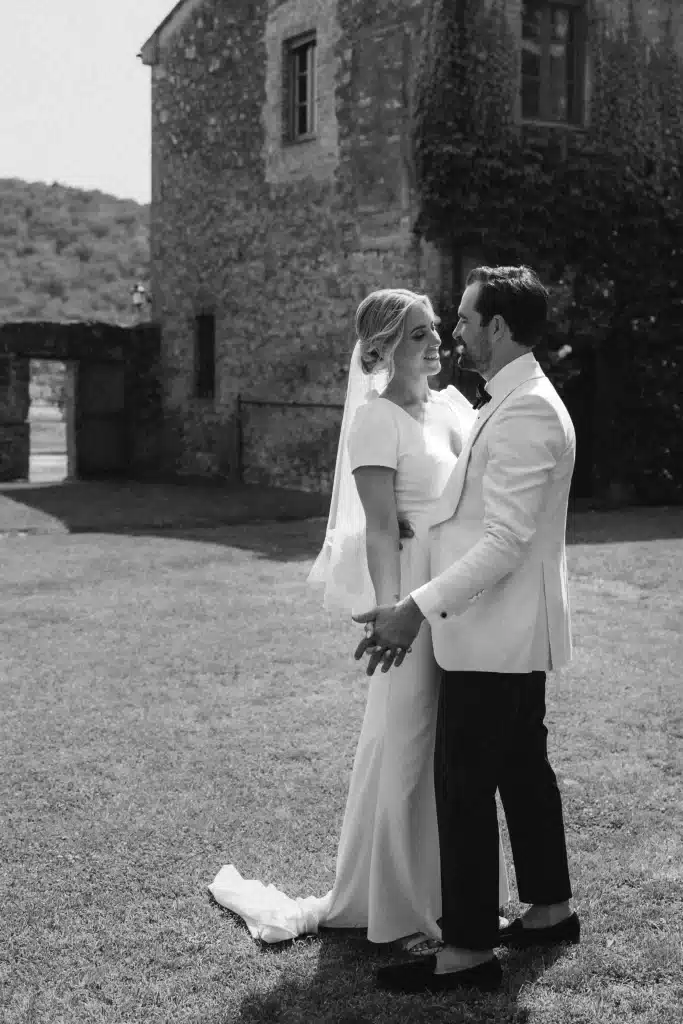 wedding couple in la pescaia in maremma, Tuscany destination wedding