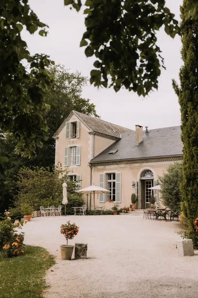 elegant wedding in domaine le castelet